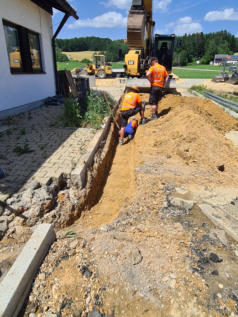 21.06.2021 Der Bau der provisorischen Pumpleitung hat begonnen..jpg