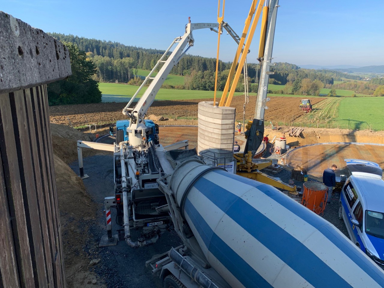 Betonieren der Bodenplatte der SBReaktoren I - 11.10.21.jpg